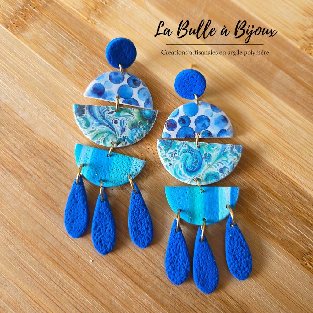 boucle forme fontaine cascade bleu maxi